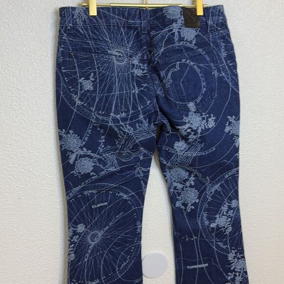 NWOT- Off-White- Globe graphic-print flared jeans- Size 29 - Picture 9 of 16